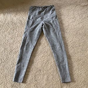 Gray/white leggings